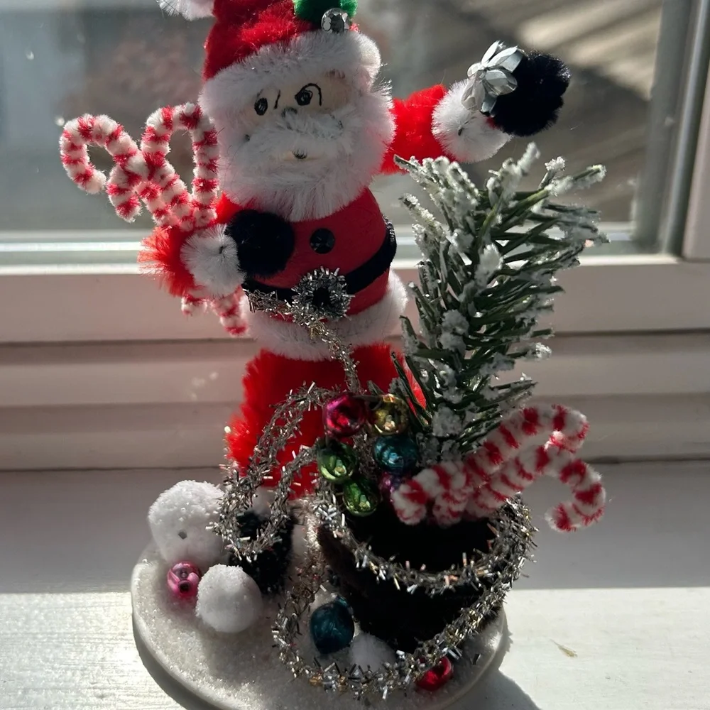 Festive vintage repurposed Santa Holiday Decoration - Picture 2 of 6